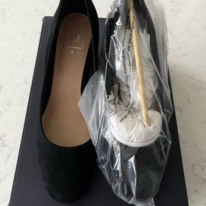 THE GAP Block Heel Suede Size 8 Woman's